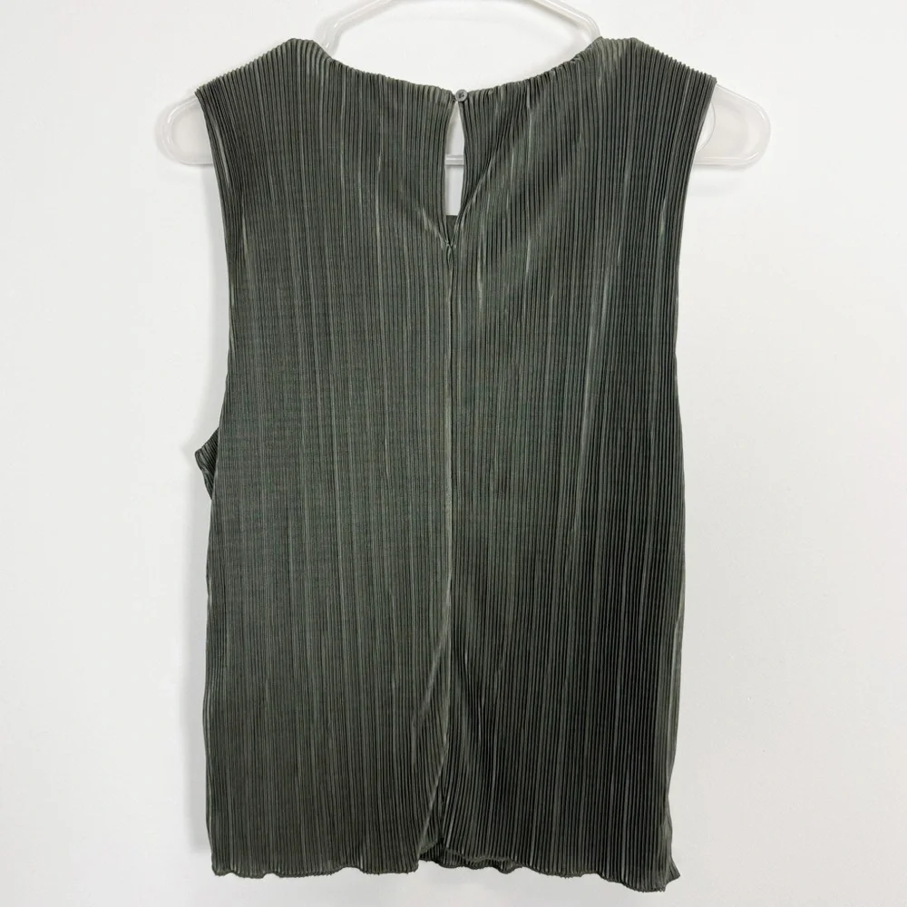 J Crew Plissé Shell Top Womens Medium Green Spanish Moss $79 CC215 Blouse Shirt